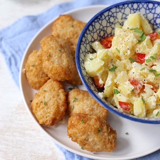 Lekker en Simpel kibbeling met aardappelsalade