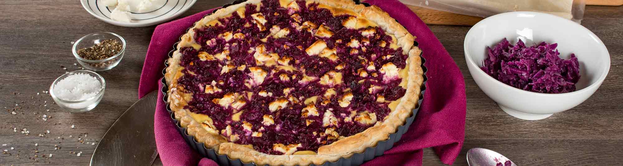 Rode kool en geitenkaas taart